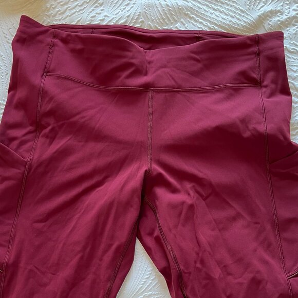 lululemon athletica Pants - Women's Lululemon Berry Cropped Leggings Size 12